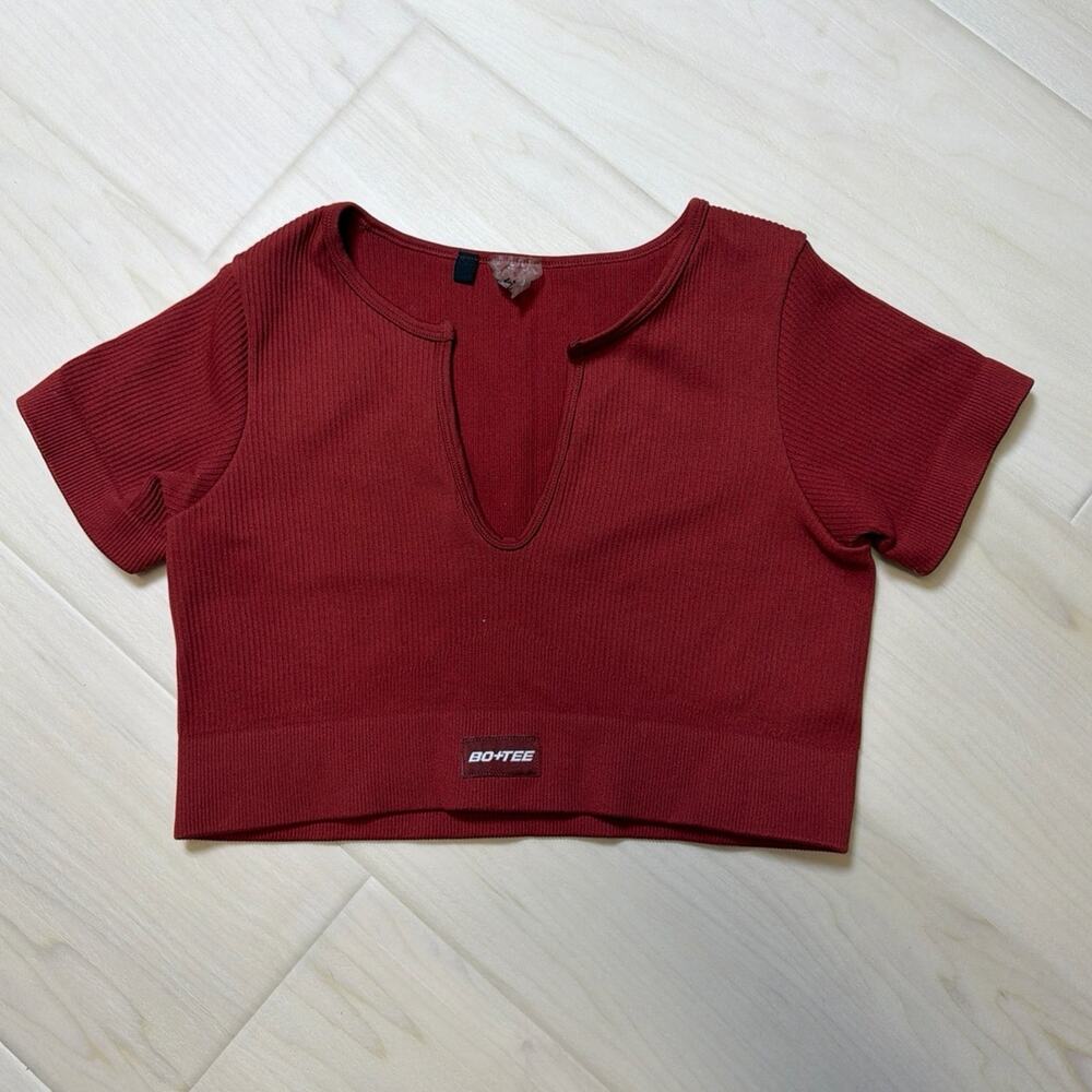 BO+TEE Ribbed Crop Top